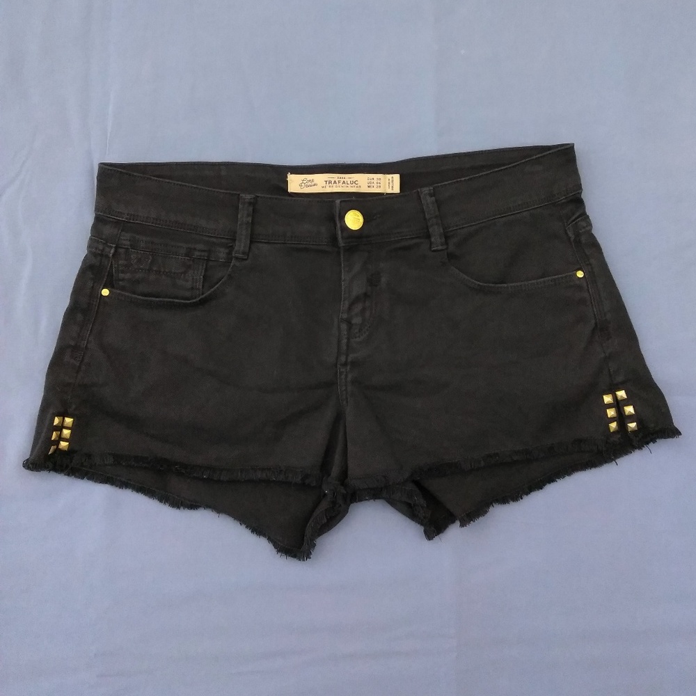 Zara Trafaluc size 6 black cutoff jean shorts